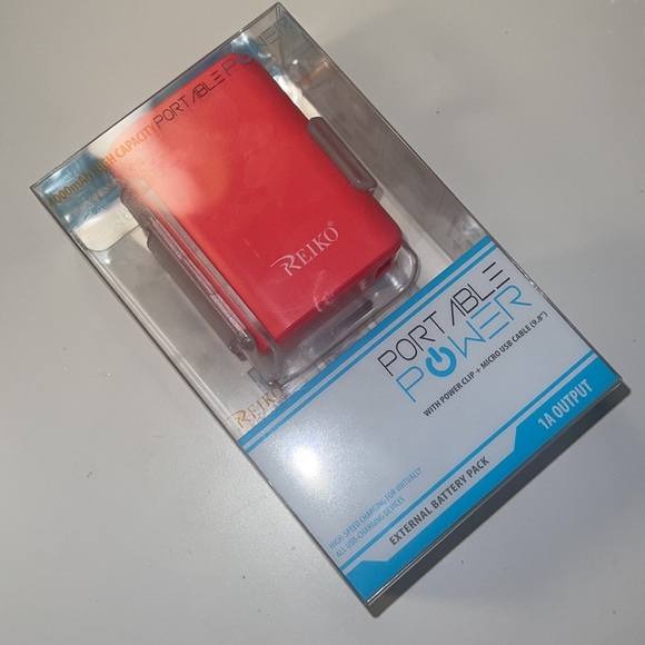 PORTABLE POWER WITH POWER CLIP + MICRO USB CABLE 9.8” - Picture 2 of 8